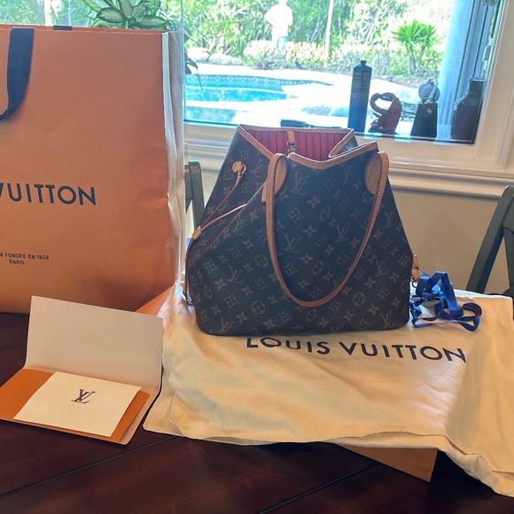 Louis Vuitton Handbags - Louis Vuitton Monogram Neverfull PM Tote w/ Pouch • Dust Bag • Box •